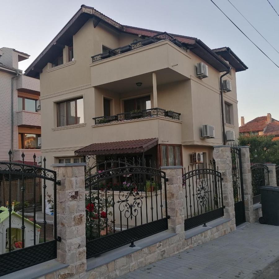 Apartments Dona Chernomorets Esterno foto