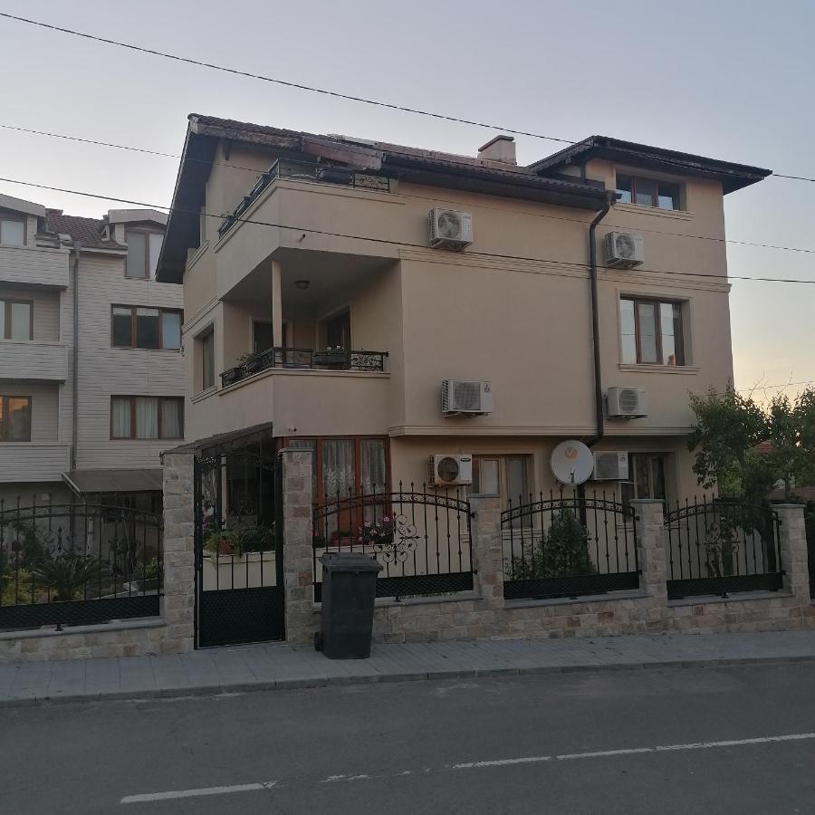 Apartments Dona Chernomorets Esterno foto